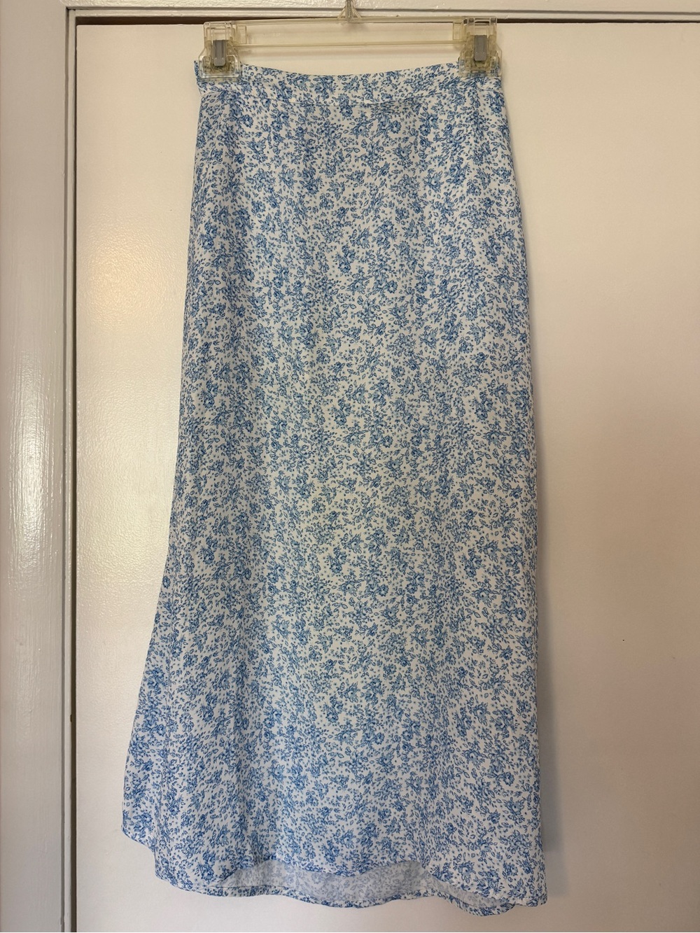 RESA, White and Blue Floral Midi Skirt, XS, Has Pockets!!!